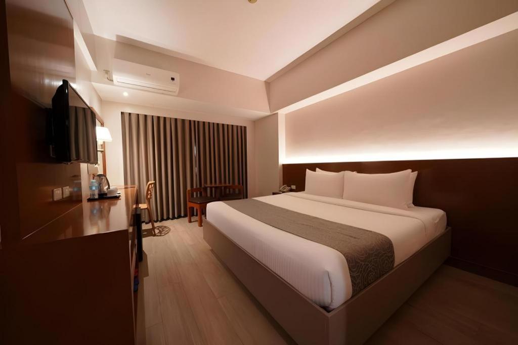 Palm Hotel Manila